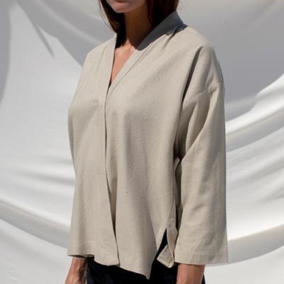 OZMA Tops - OZMA silk noil kimono top sand size S